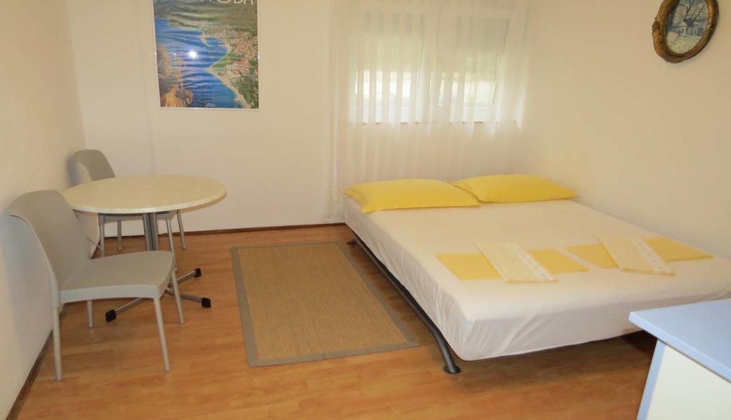 Apartments Corluka Baška Voda Esterno foto